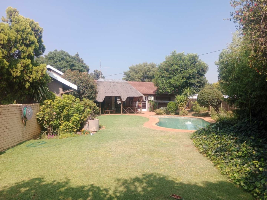4 Bedroom Property for Sale in Brackenhurst Gauteng