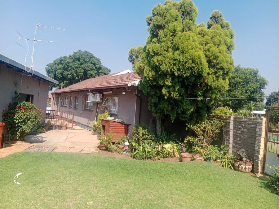 4 Bedroom Property for Sale in Brackenhurst Gauteng