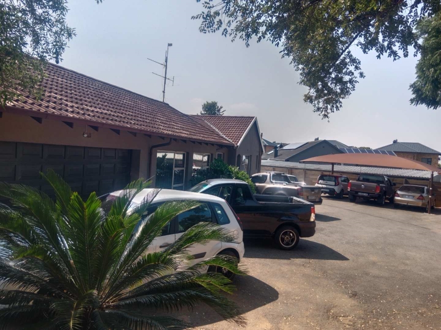 4 Bedroom Property for Sale in Brackenhurst Gauteng