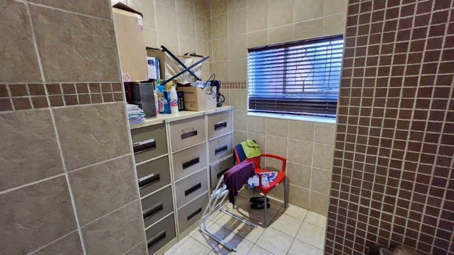 4 Bedroom Property for Sale in Brackenhurst Gauteng