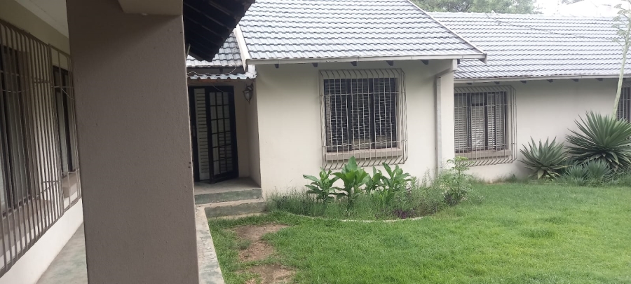 5 Bedroom Property for Sale in Fourways Gauteng