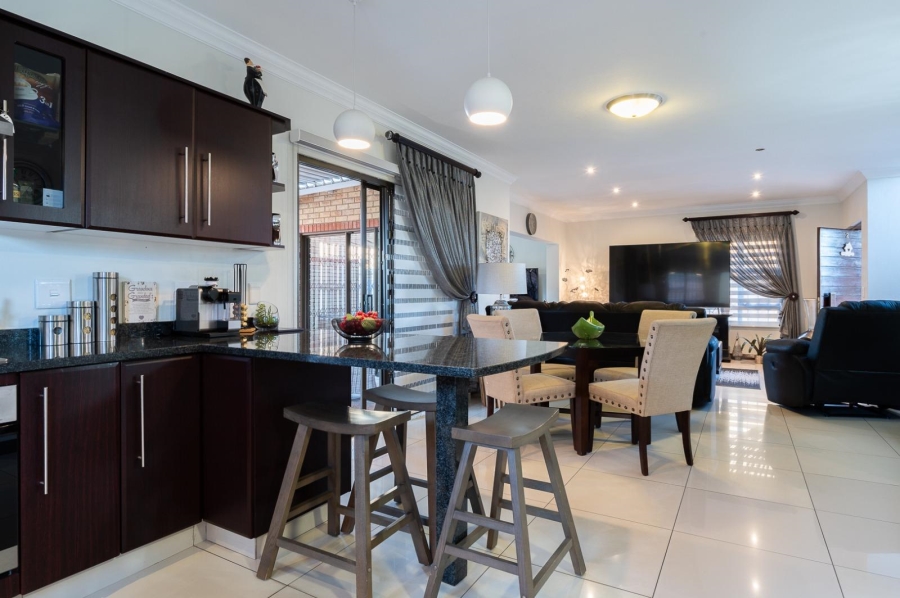 4 Bedroom Property for Sale in Brackenhurst Gauteng