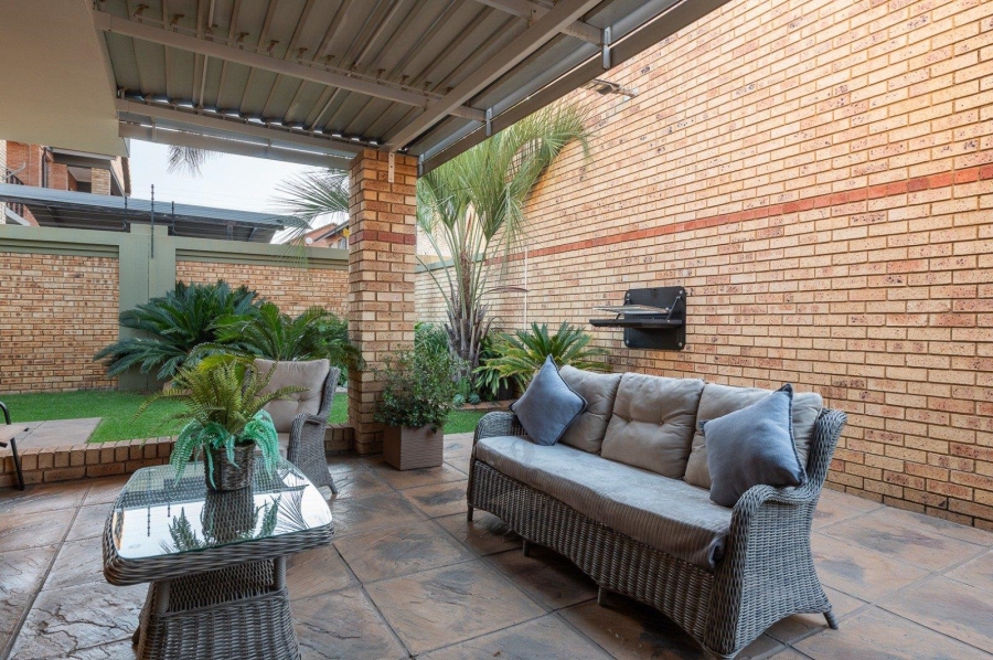 4 Bedroom Property for Sale in Brackenhurst Gauteng