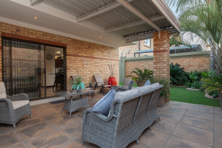 4 Bedroom Property for Sale in Brackenhurst Gauteng