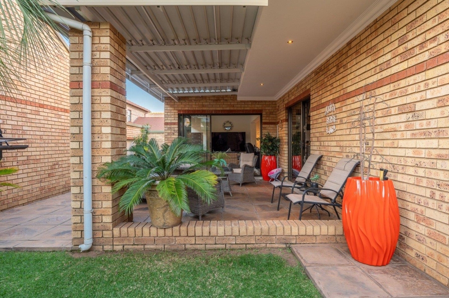 4 Bedroom Property for Sale in Brackenhurst Gauteng