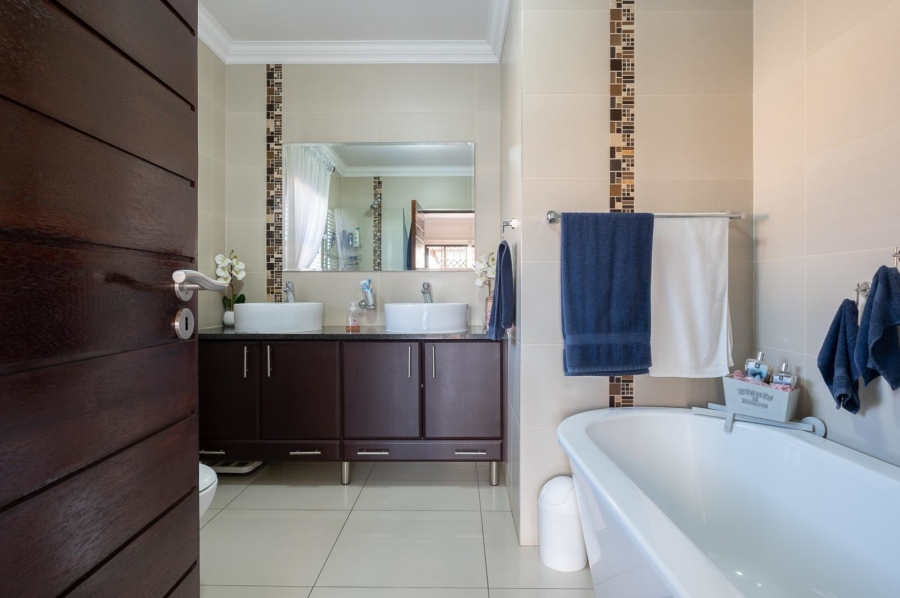 4 Bedroom Property for Sale in Brackenhurst Gauteng
