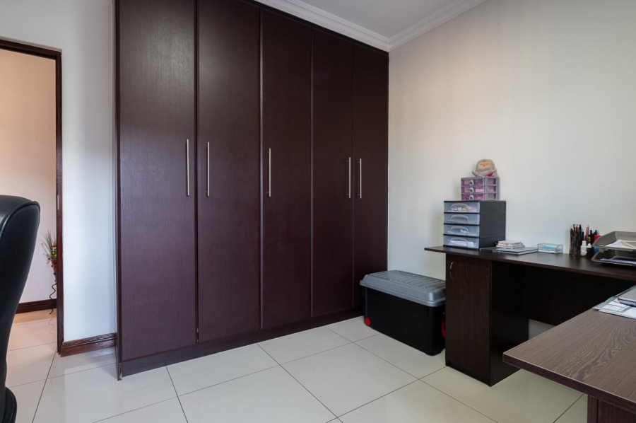 4 Bedroom Property for Sale in Brackenhurst Gauteng