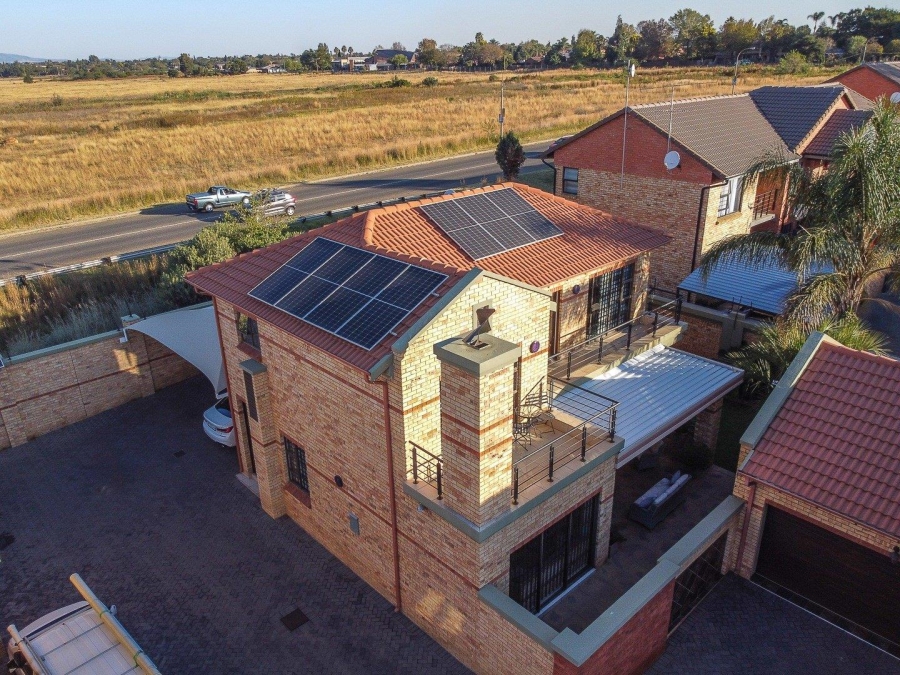 4 Bedroom Property for Sale in Brackenhurst Gauteng