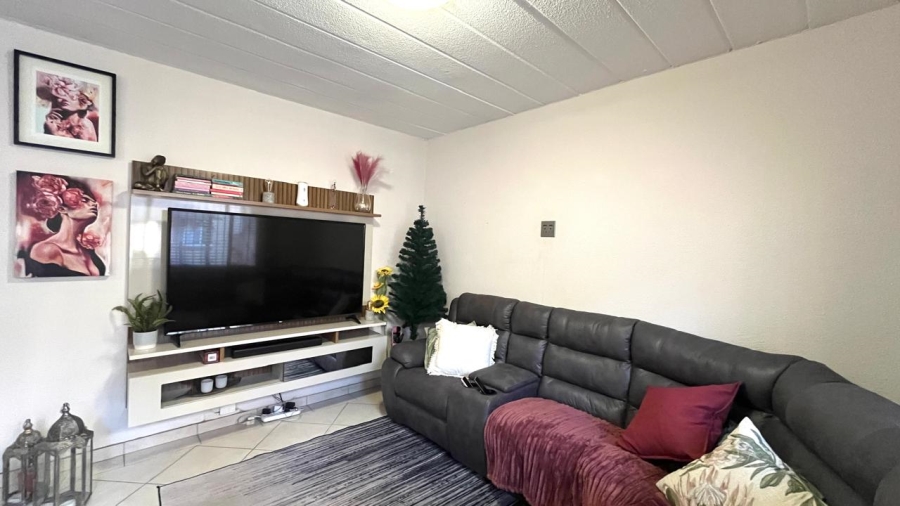 3 Bedroom Property for Sale in Verwoerdpark Gauteng