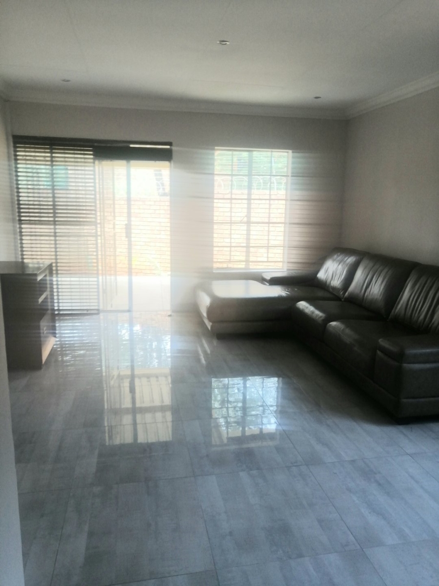 To Let 2 Bedroom Property for Rent in Highveld Gauteng