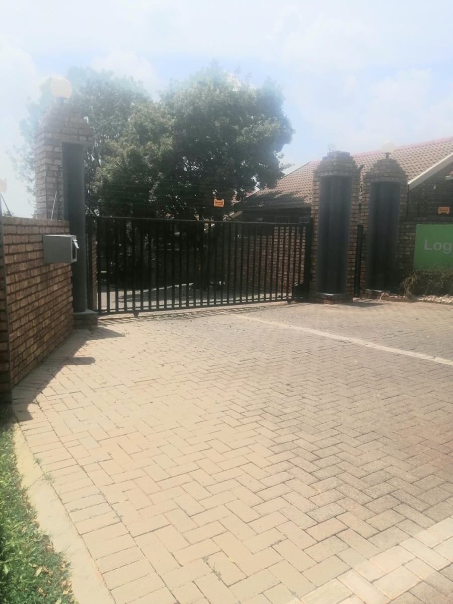 To Let 2 Bedroom Property for Rent in Highveld Gauteng