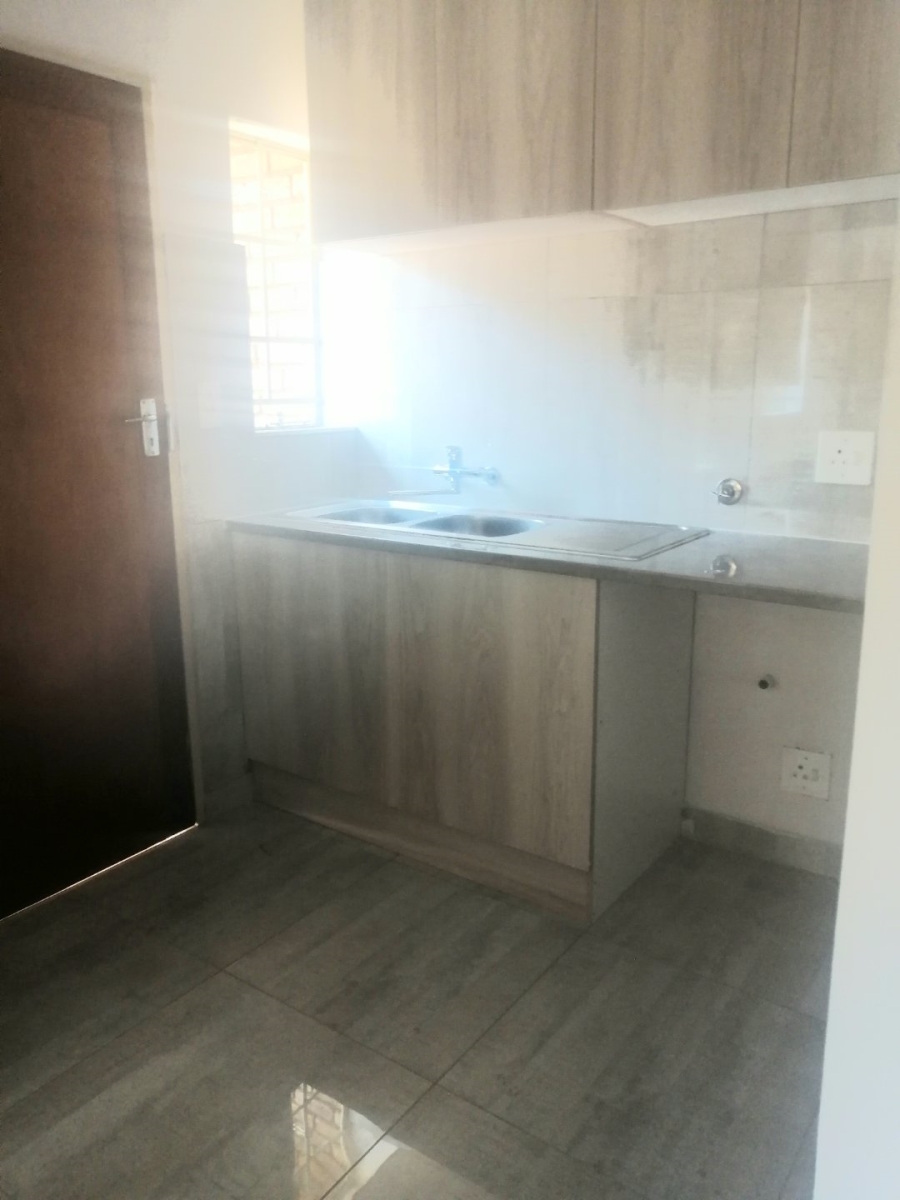 To Let 2 Bedroom Property for Rent in Highveld Gauteng