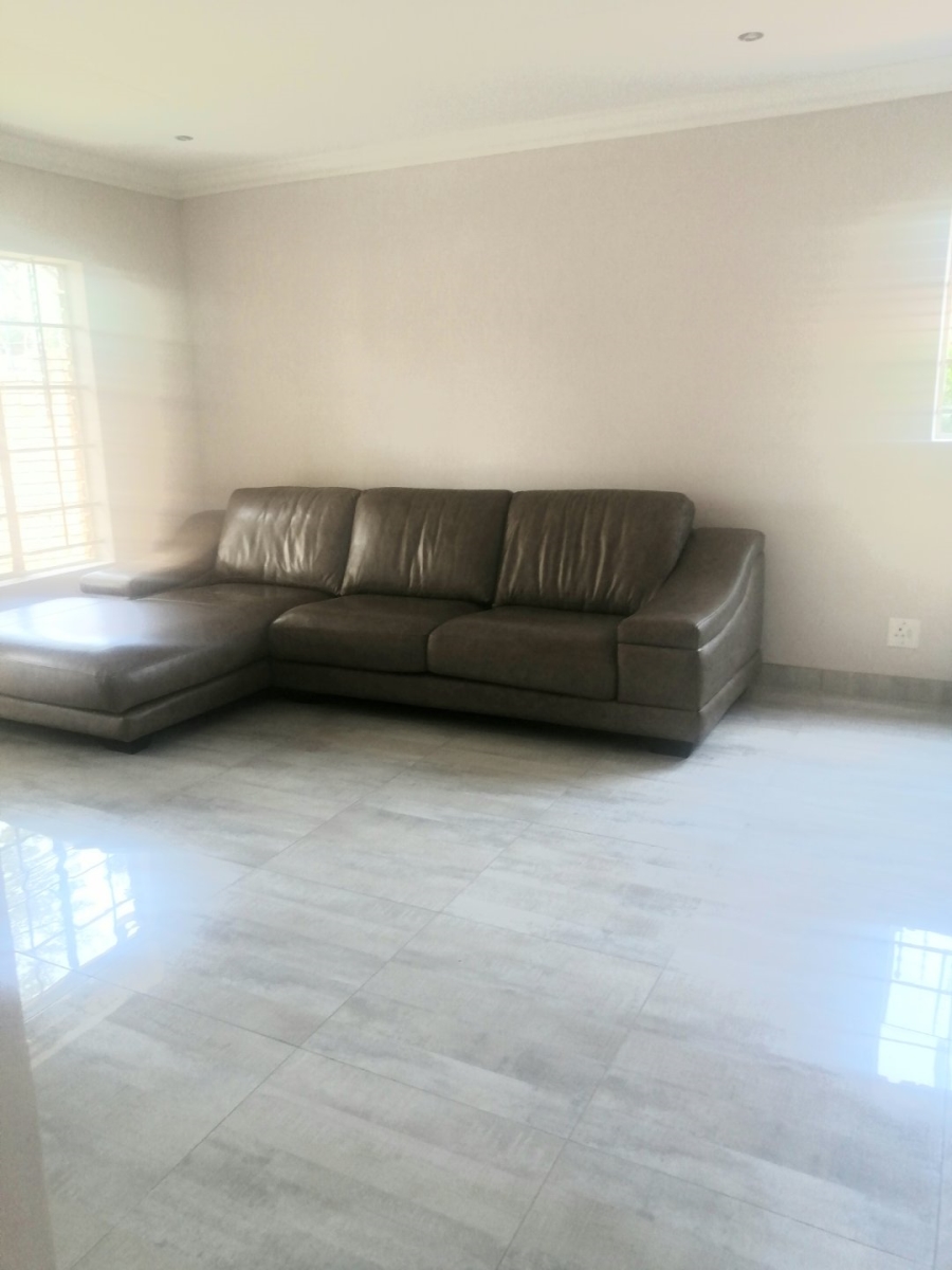 To Let 2 Bedroom Property for Rent in Highveld Gauteng