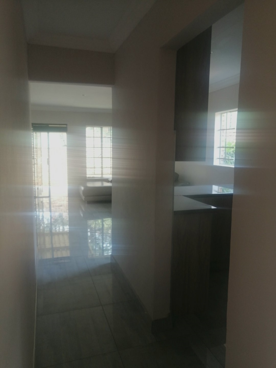 To Let 2 Bedroom Property for Rent in Highveld Gauteng
