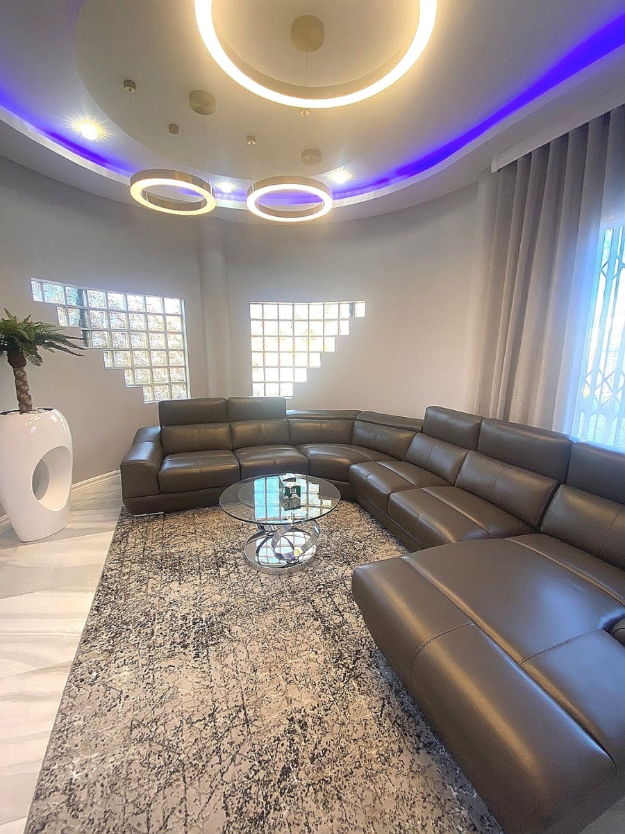 6 Bedroom Property for Sale in Lenasia Ext 7 Gauteng