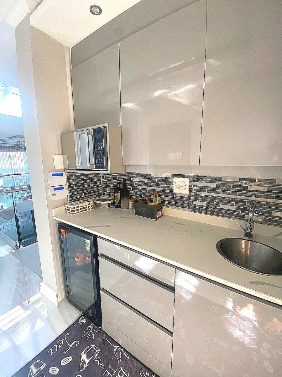 6 Bedroom Property for Sale in Lenasia Ext 7 Gauteng