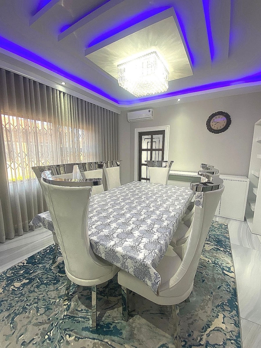 6 Bedroom Property for Sale in Lenasia Ext 7 Gauteng