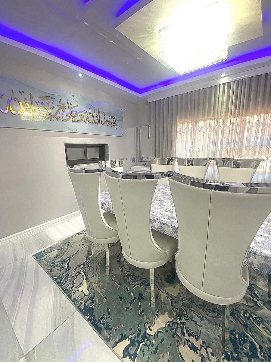 6 Bedroom Property for Sale in Lenasia Ext 7 Gauteng