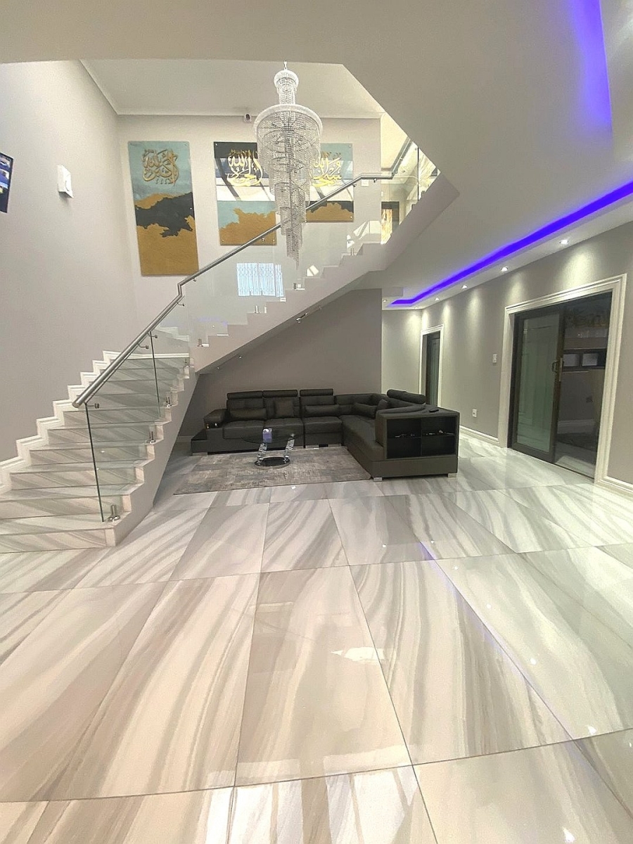 6 Bedroom Property for Sale in Lenasia Ext 7 Gauteng