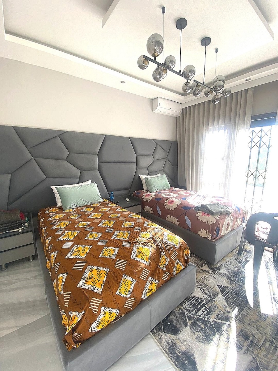 6 Bedroom Property for Sale in Lenasia Ext 7 Gauteng