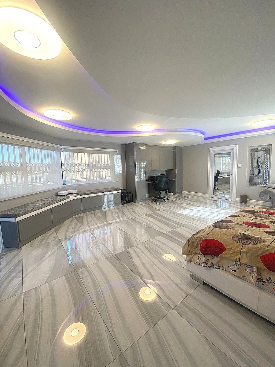 6 Bedroom Property for Sale in Lenasia Ext 7 Gauteng