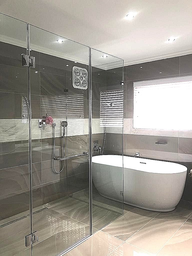 6 Bedroom Property for Sale in Lenasia Ext 7 Gauteng