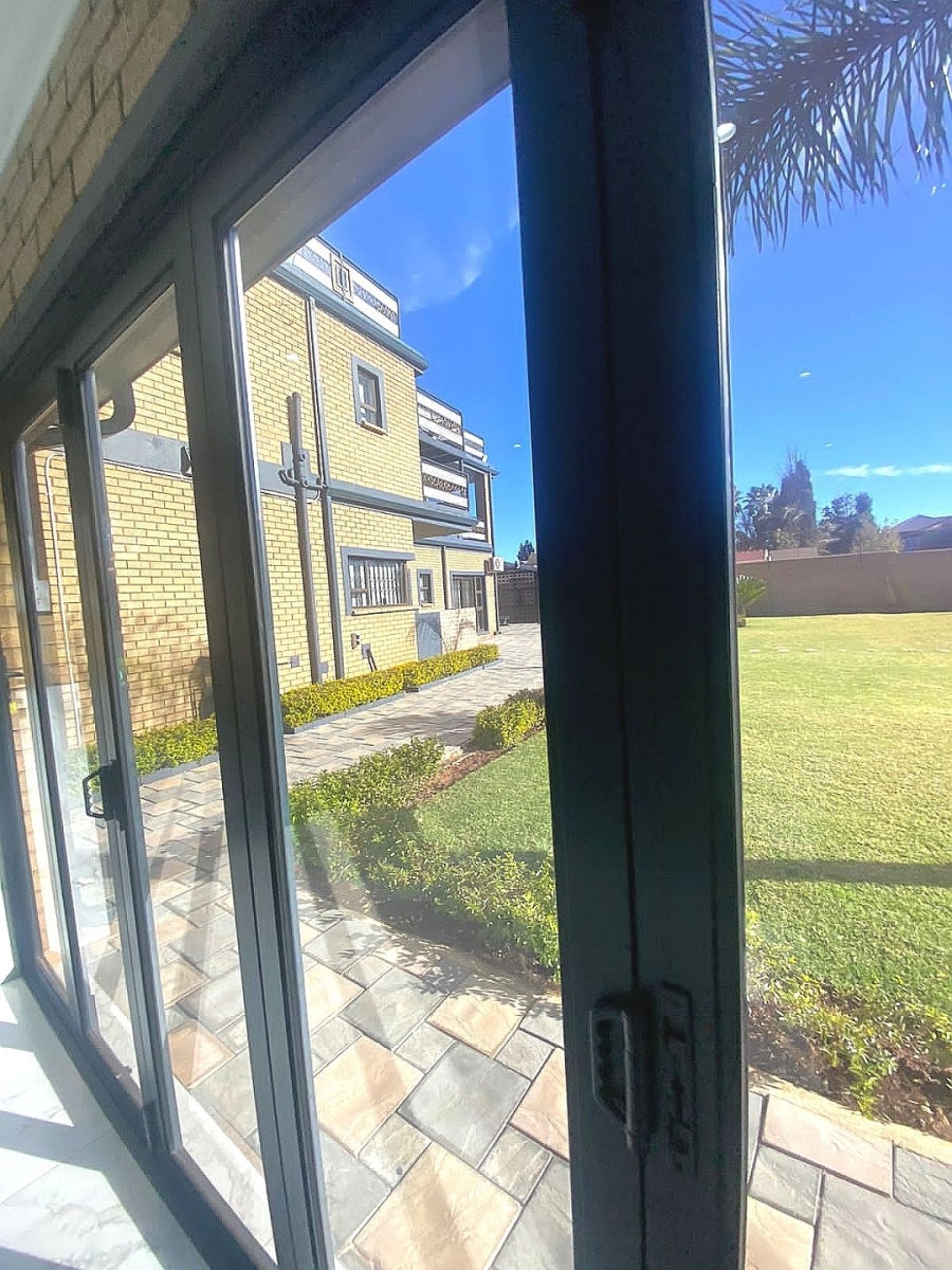 6 Bedroom Property for Sale in Lenasia Ext 7 Gauteng