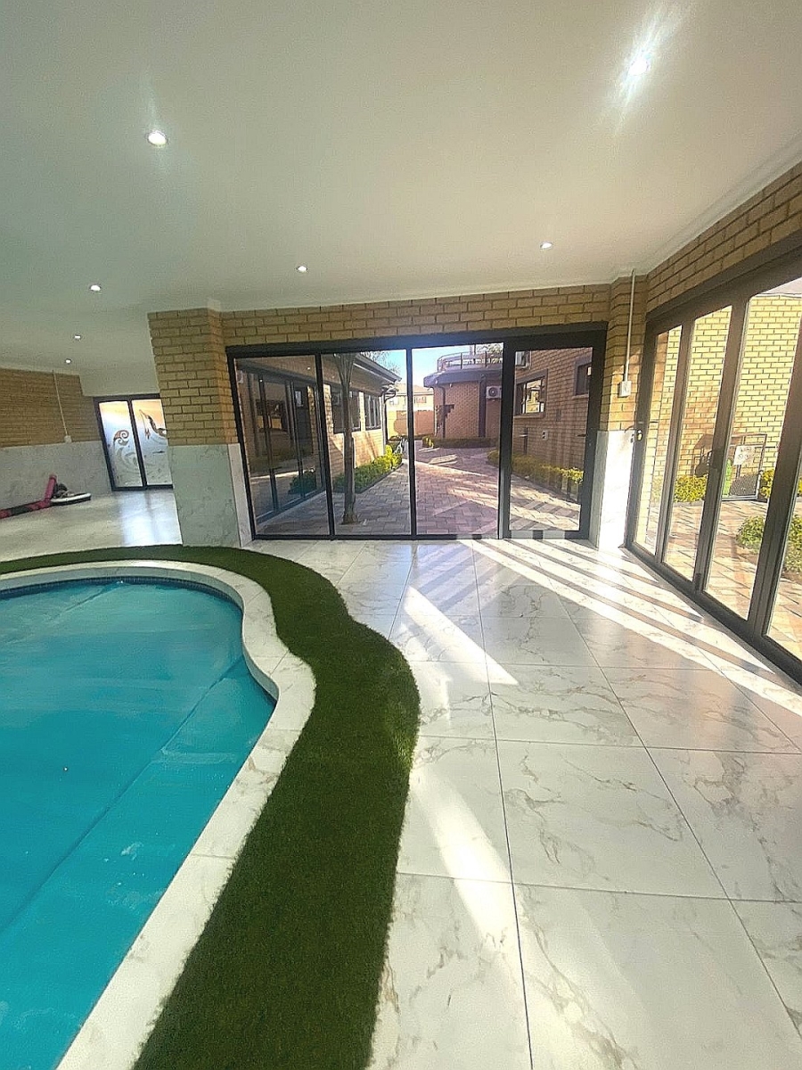 6 Bedroom Property for Sale in Lenasia Ext 7 Gauteng