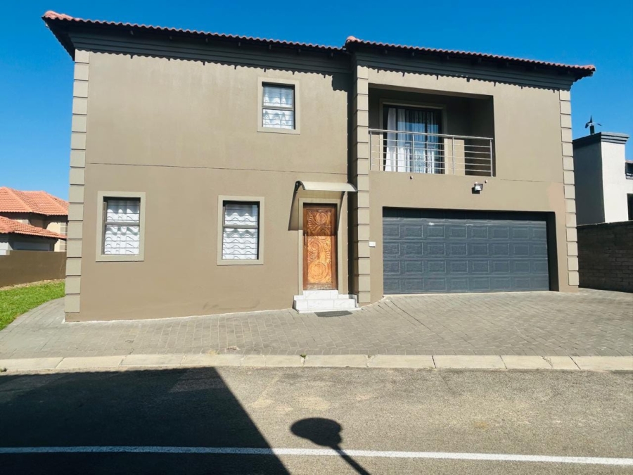 4 Bedroom Property for Sale in Noordwyk Gauteng
