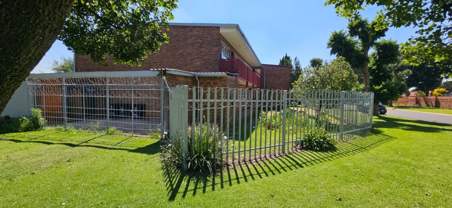 Commercial Property for Sale in Dunnottar Gauteng