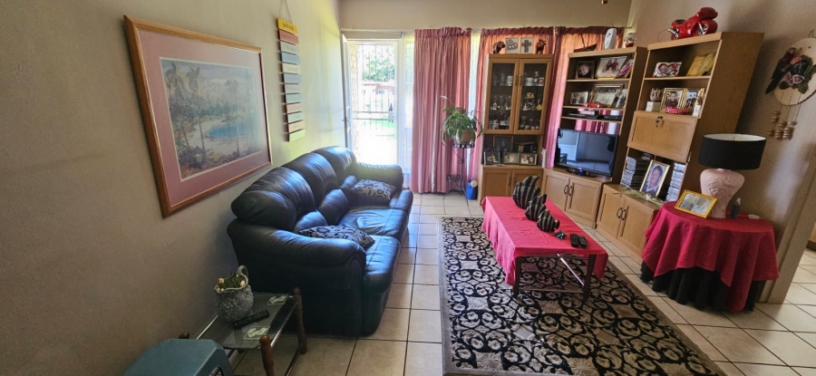 Commercial Property for Sale in Dunnottar Gauteng