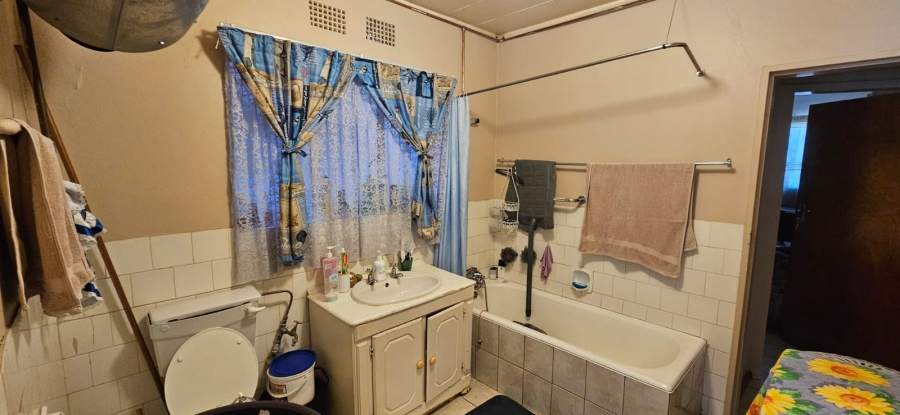 Commercial Property for Sale in Dunnottar Gauteng