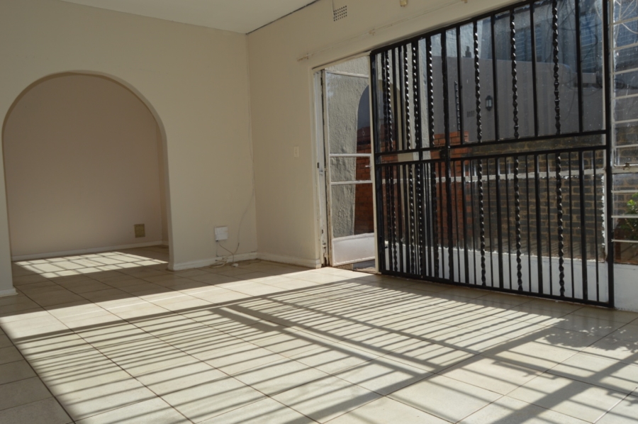 To Let 3 Bedroom Property for Rent in Fairland Gauteng