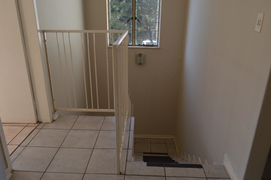 To Let 3 Bedroom Property for Rent in Fairland Gauteng