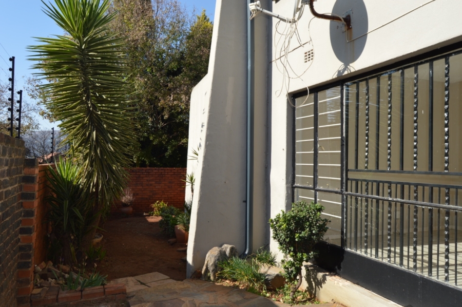 To Let 3 Bedroom Property for Rent in Fairland Gauteng