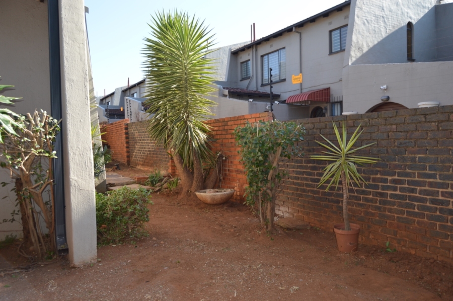 To Let 3 Bedroom Property for Rent in Fairland Gauteng