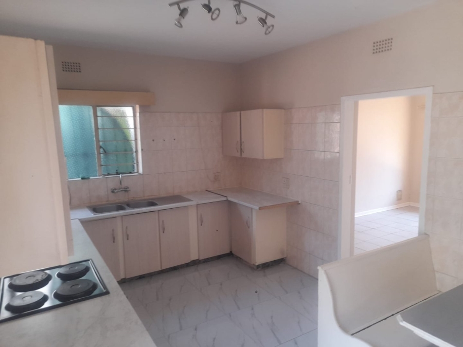 To Let 3 Bedroom Property for Rent in Fairland Gauteng