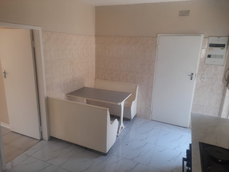 To Let 3 Bedroom Property for Rent in Fairland Gauteng