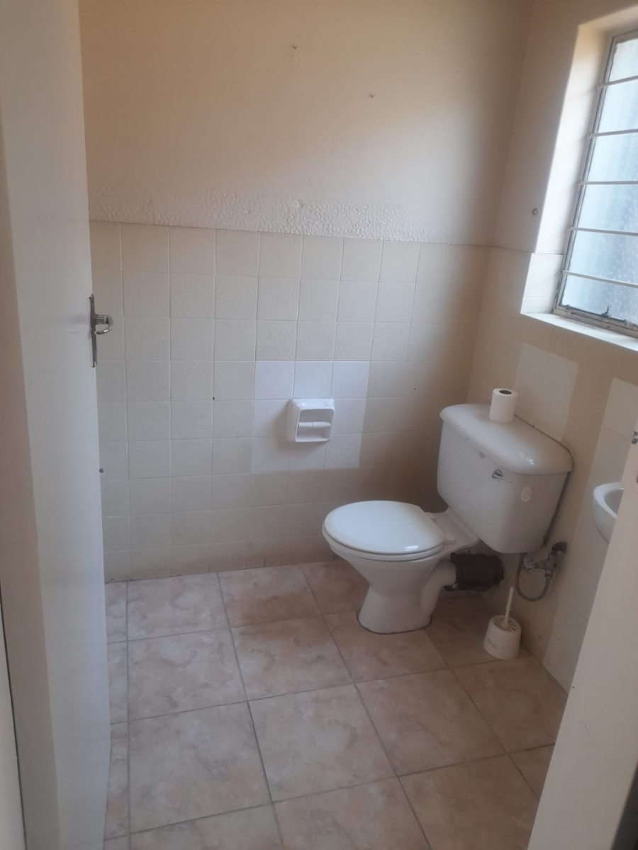 To Let 3 Bedroom Property for Rent in Fairland Gauteng