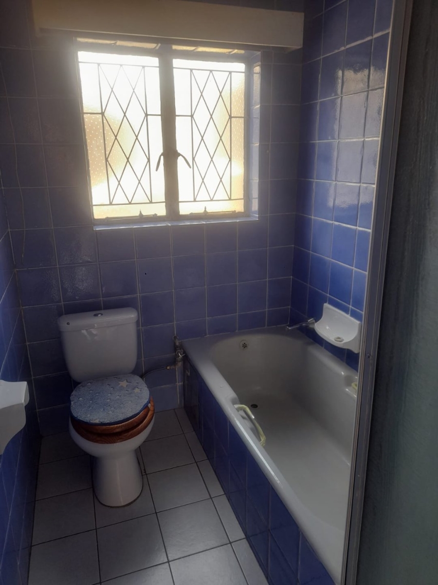 To Let 3 Bedroom Property for Rent in Fairland Gauteng