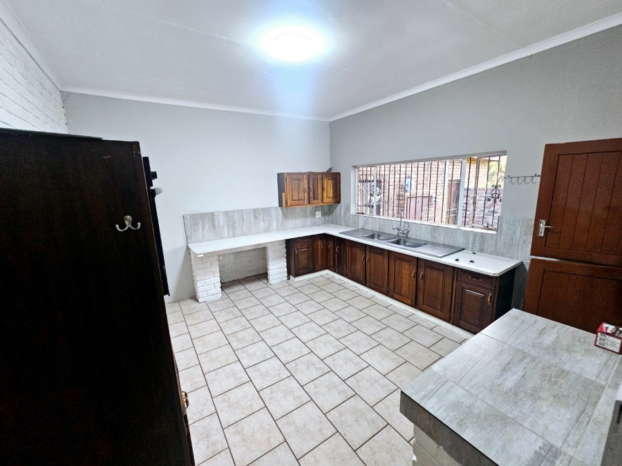 To Let 3 Bedroom Property for Rent in Mnandi Gauteng