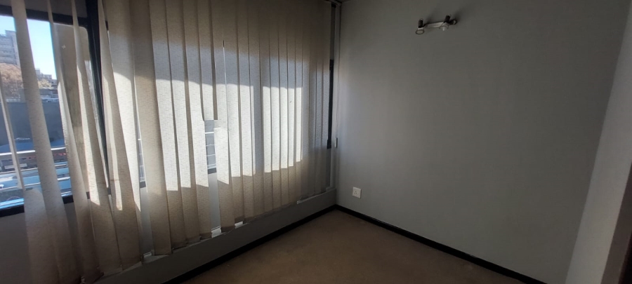 To Let 1 Bedroom Property for Rent in Braamfontein Gauteng