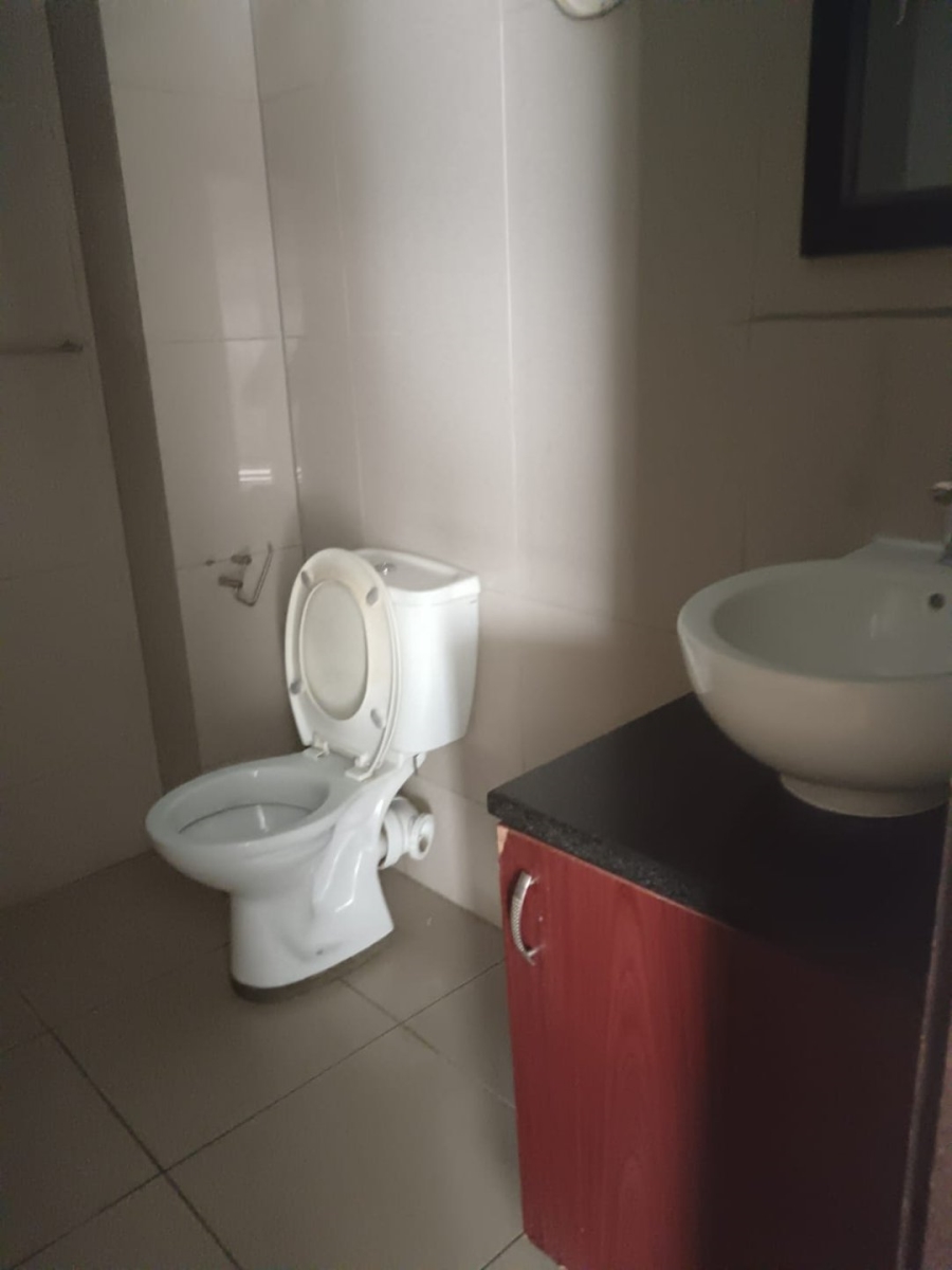 To Let 1 Bedroom Property for Rent in Braamfontein Gauteng