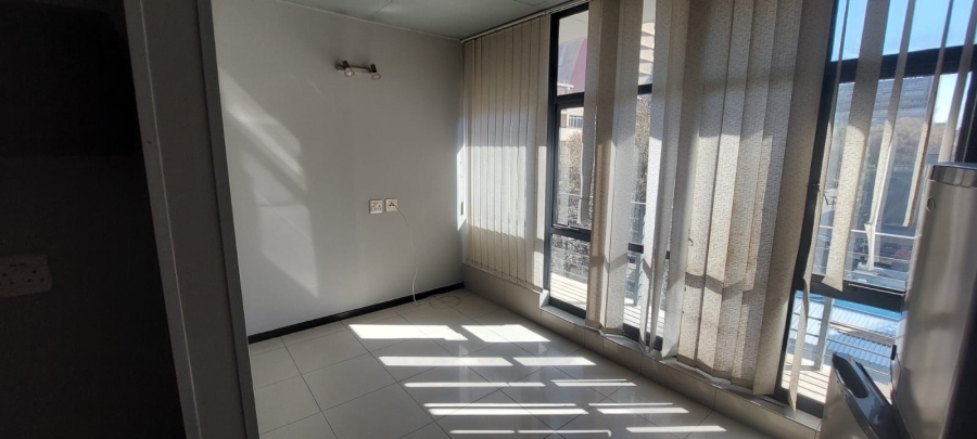 To Let 1 Bedroom Property for Rent in Braamfontein Gauteng