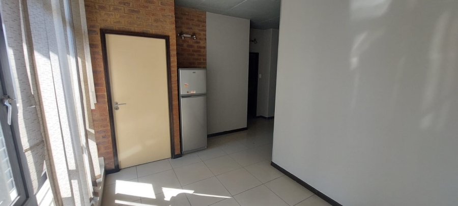 To Let 1 Bedroom Property for Rent in Braamfontein Gauteng
