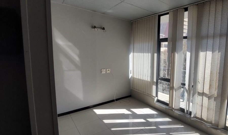 To Let 1 Bedroom Property for Rent in Braamfontein Gauteng
