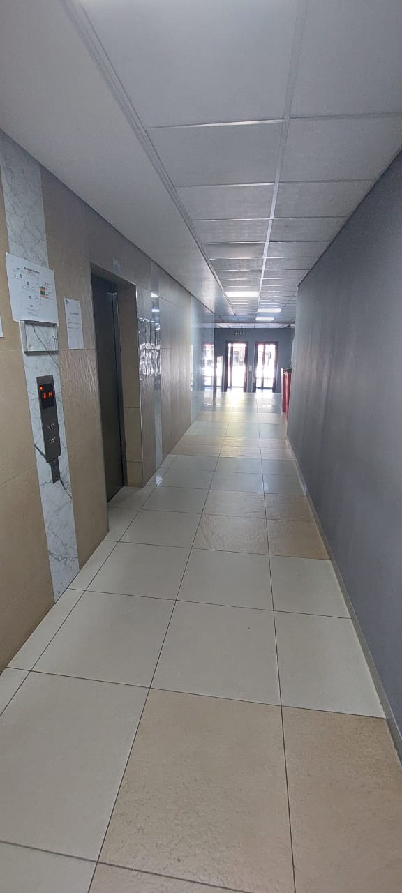 To Let 1 Bedroom Property for Rent in Braamfontein Gauteng