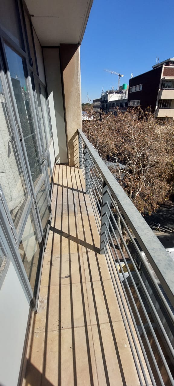 To Let 1 Bedroom Property for Rent in Braamfontein Gauteng