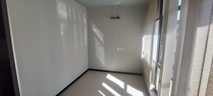 To Let 1 Bedroom Property for Rent in Braamfontein Gauteng