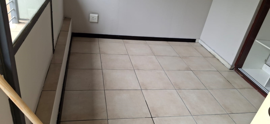 To Let 1 Bedroom Property for Rent in Braamfontein Gauteng